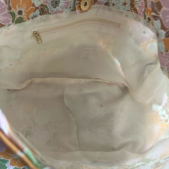 NWT floral fabric bag. - Picture 3 of 4